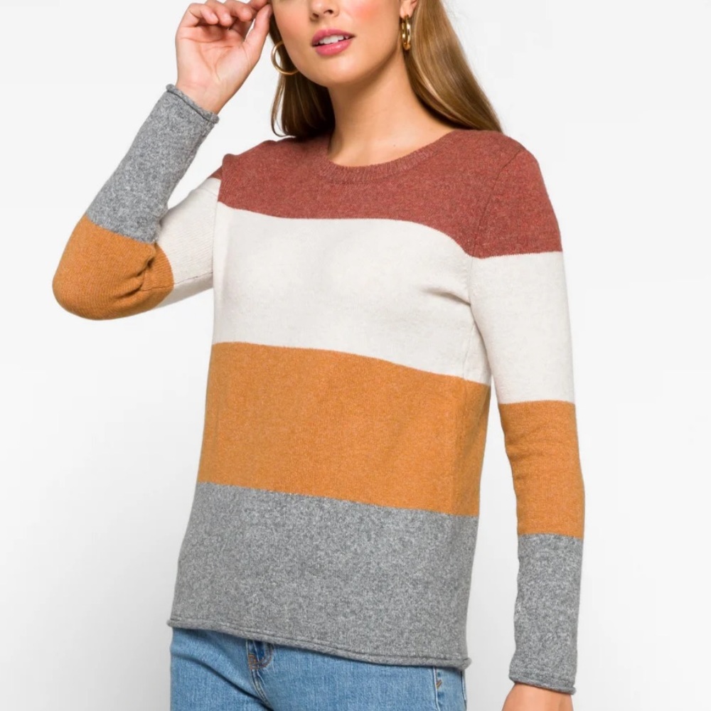PINQUE
Gina Crew Neck Sweater